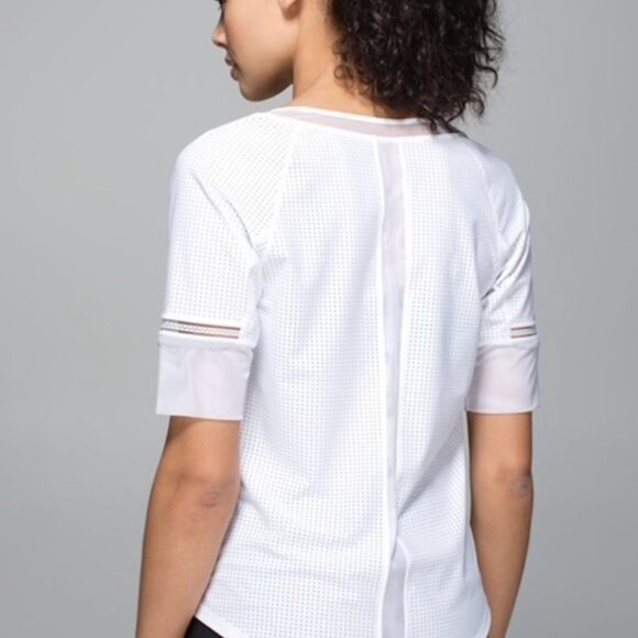 Lululemon Var-City Tee White Mesh Reflective Size 6 Retail $68 - Picture 2 of 6